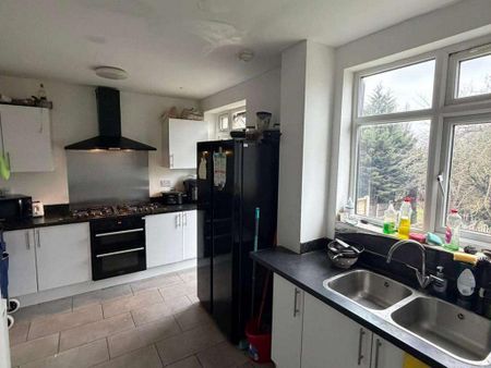 7 bedroom house of multiple occupation to rent - Photo 2