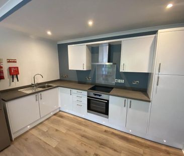 3 bedroom flat to rent - Photo 5