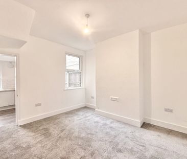 2 bed House Mafeking Road, E16 - Photo 4