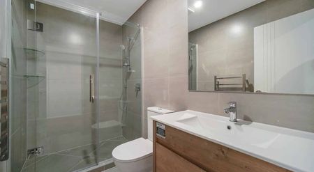 Modern Family Townhouse - Photo 5