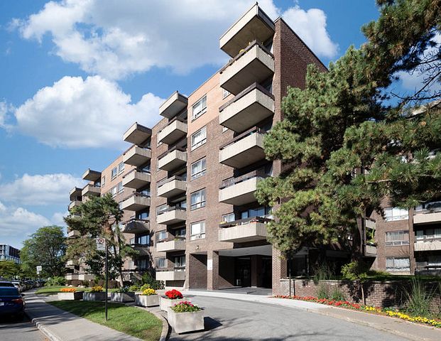 Parc Royal Apartments | 3333 West Jean Talon Street, Montreal - Photo 1