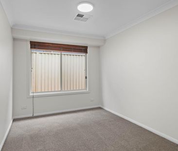 Immaculately Presented Family Home in Prime Glenwood Location! - Photo 3