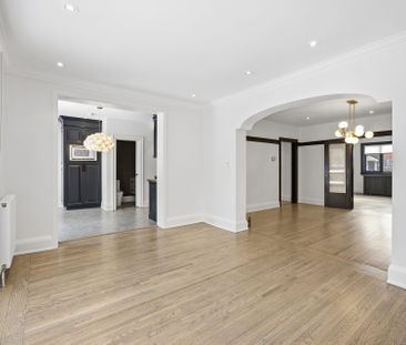 For Lease - 241 Lonsmount Drive, Toronto, Ontario - Photo 2