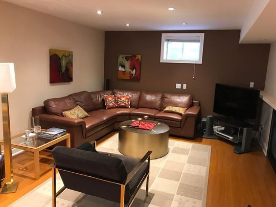 For Lease - 45 Farnham Drive, Richmond Hill, Ontario - Photo 1