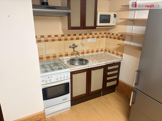 Pronájem bytu 1+kk 35 m2 - Photo 1