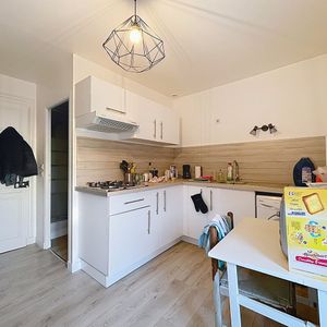 Location Appartement 2 pièces 26m² LUC SUR MER 14530 - Photo 2