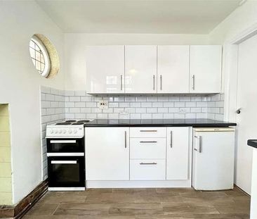 Hart Road, CM17 - Photo 5