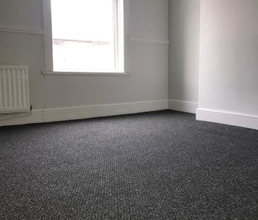 4 bedroom terraced house to rent - Photo 3