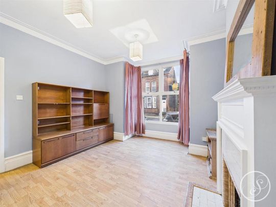 4 bedroom terraced house to rent - Photo 1