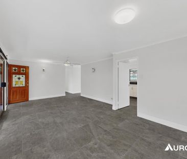 FLEXIBLE FAMILY HOME - Photo 2