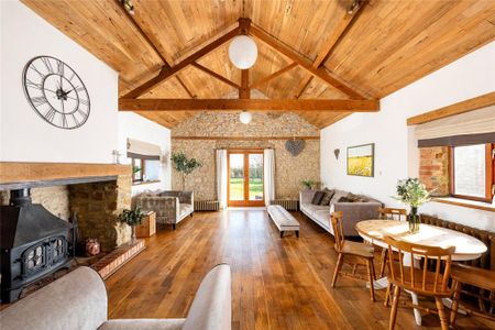 5 bedroom barn conversion to rent - Photo 2