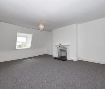 25 Augusta Gardens, Folkestone, CT20 2RT, Kent - Photo 4