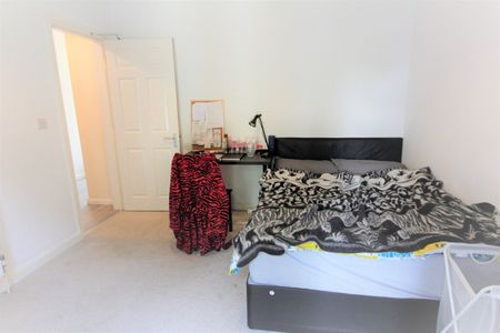 6 Bed Terraced House, Sidmouth Street, RG1 - Photo 5