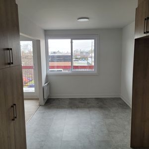 Magnifique 5 1/2 Sur Grande-Allée - Photo 2