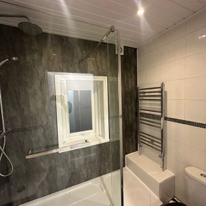 Newtown Road Room 2 - Photo 3