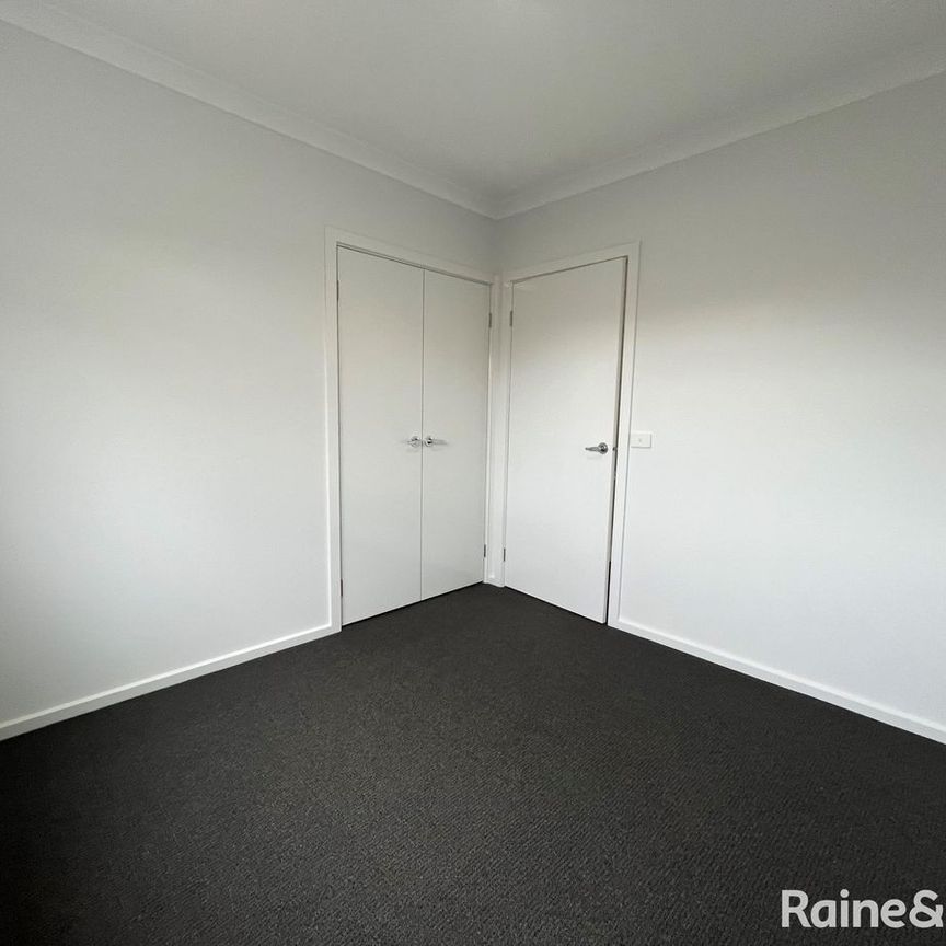 16 Gaston Crescent, Bonnie Brook, VIC 3335 - Photo 1