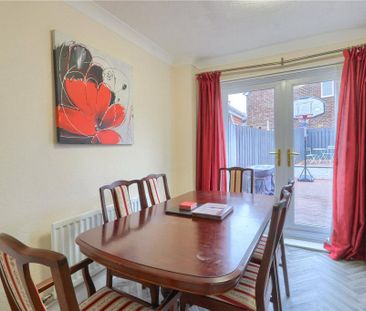 4 bedroom terraced house to rent - Photo 3