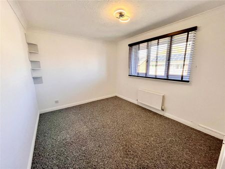 4 bedroom detached house to rent - Photo 3