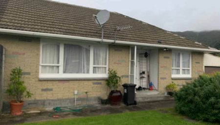 Lovely sunny townhouse in Fairfield, fully fenced - Photo 3