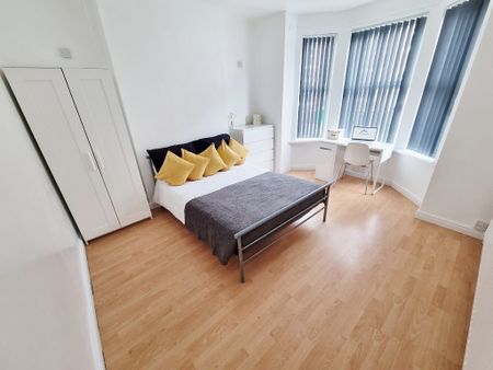 6 Bed Semi-Detached House, Kimbolton Avenue, NG7 - Photo 3