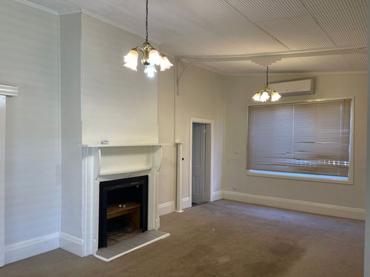 North Location - Three Bedrooms - Photo 1