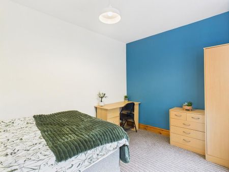 6 bedroom terraced house to rent - Photo 4