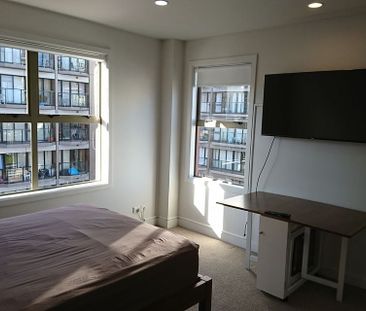 Spacious and furnished studio apartment - Photo 1