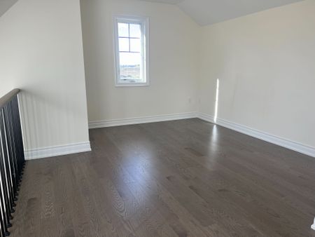 For Lease - 221 LESLIE RICHARD Street, Markham, Ontario - Photo 5