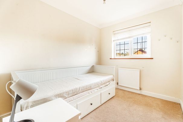 Available unfurnished now - Photo 1