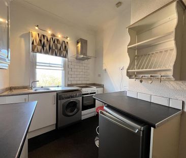 2 bedroom flat to rent - Photo 4