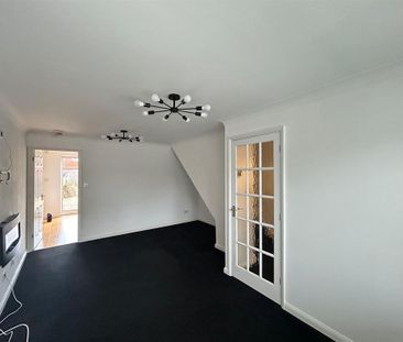 2 bedroom semi-detached house to rent - Photo 5