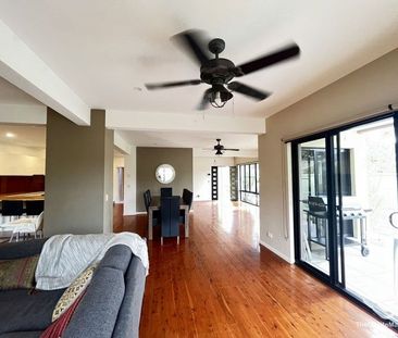 Luxury 3 storey House in central Surfers Paradise - Photo 1