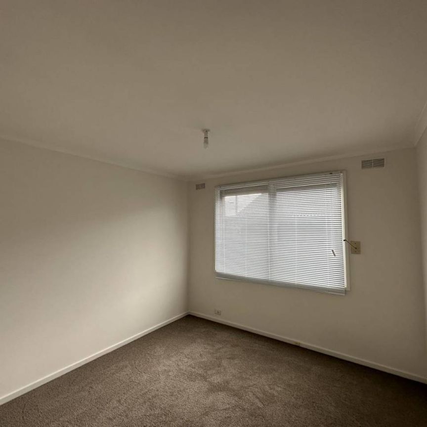 3 BEDROOM HOME IN CENTRAL LOCATION - Photo 1