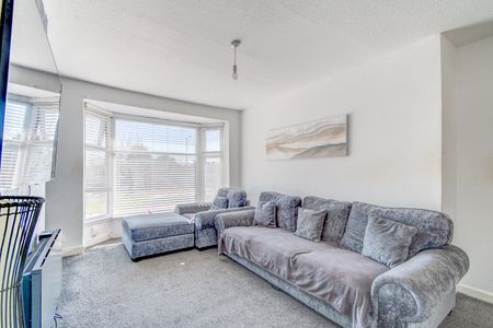 2 bed apartment to rent in Bristol Road South, Birmingham, B31 - Photo 2