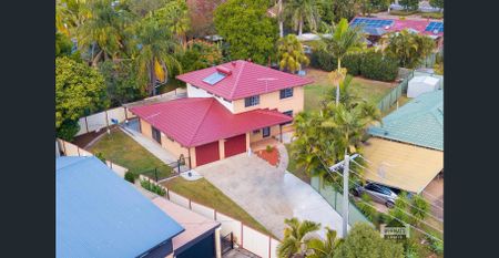 Spacious Family Home with Room for Everyone + Huge Electricy Savings! - Photo 4