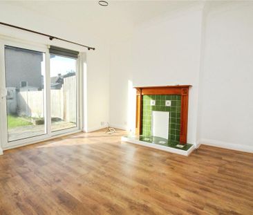 2 bedroom maisonette to rent - Photo 2