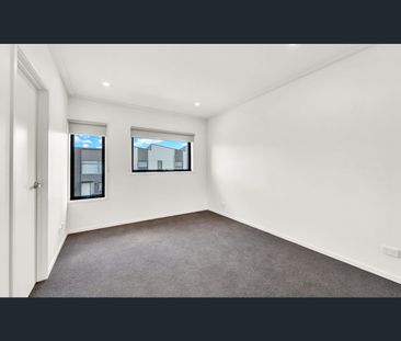 16 Bloom Dr, Altona North, Vic 3025 - Photo 3