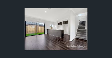 Spacious Family Living in Mickleham! - Photo 2