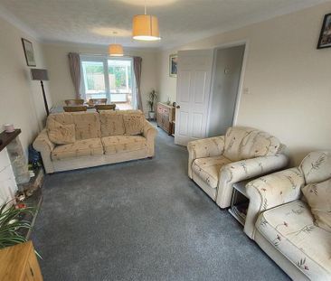 4 bedroom detached bungalow to rent - Photo 4