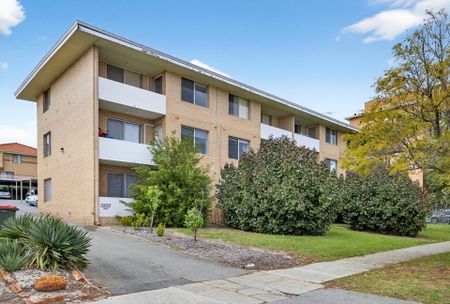 Freshly Updated Apartment in a Fantastic Location! - Photo 4
