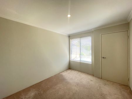 Large 4x2 Family Home - Photo 5