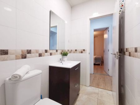 Great room in Madrid, in Santa Catalina Street - Photo 2