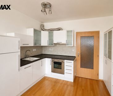 Pronájem bytu 1+kk a garsoniéry 35 m² - Fotografie 4