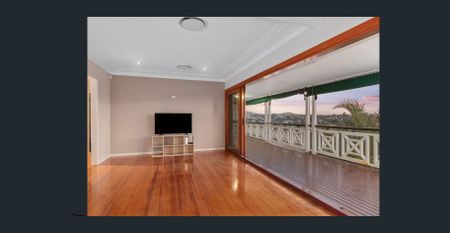 VIEWS GALORE IN SEVEN HILLS - Photo 2