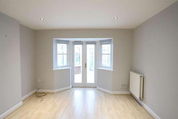 The Anchorage, Lymm, WA13 - Photo 1