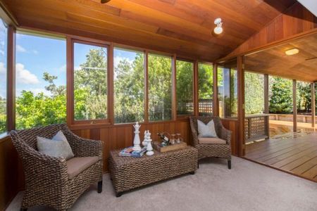 LARGE FAMILY HOME - Photo 4