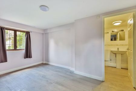 60 Petworth Road, Haslemere - 1 bedroomProperty for lettings - Seymours - Photo 4