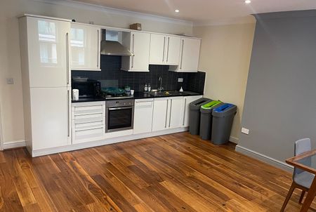 3 Bed Flat, Newman Street, W1T - Photo 4