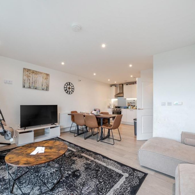 2 bedroom flat to rent - Photo 1
