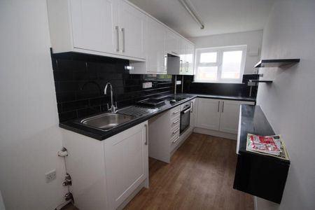 1 bedroom property to rent - Photo 3